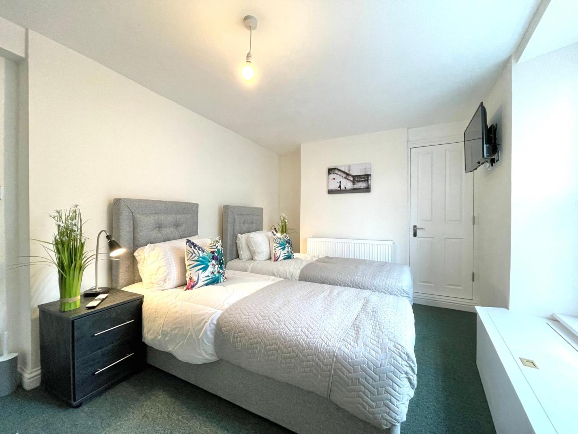 בריסטול 2 Bedroom Apartments Stopoverz מראה חיצוני תמונה